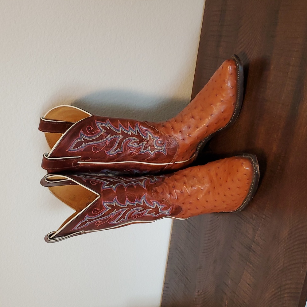 Justin women's Exotic Ostrich Leather Boots size 9 Embroidery design on shaft